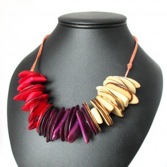 collier ivoire vegetal ou tagua, bijoux ethnique naturel ecologique, artisanat, collier ecolo