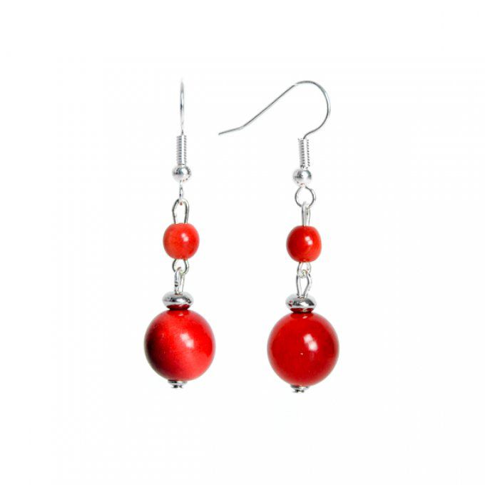 bijou d'oreilles double perles rouge en ivoire végétal