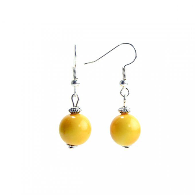 Boucles d'oreilles artisanales fantaisies avec perles végétal jaune