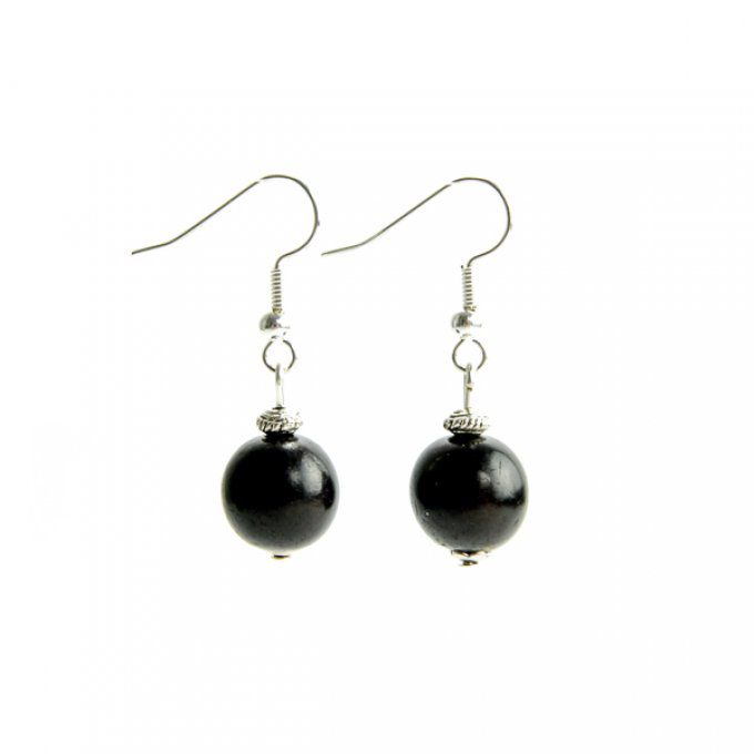 bijou d'oreilles artisanal avec perles de tagua noir