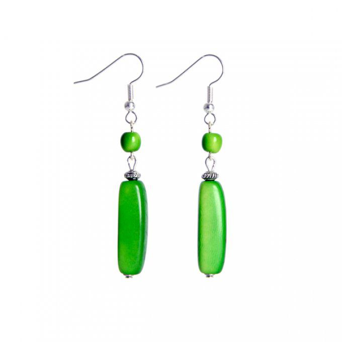 boucles d'oreilles originales tube et perle vert en ivoire végétal