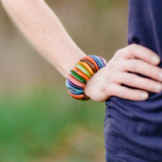 Bracelet manchette bombé en ivoire végétal multicolore 