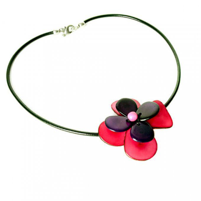 collier petite fleur pétale de tagua rose et violet