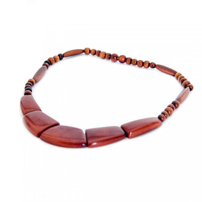 bijoux écologique tendance en ivoire végétal plastron marron