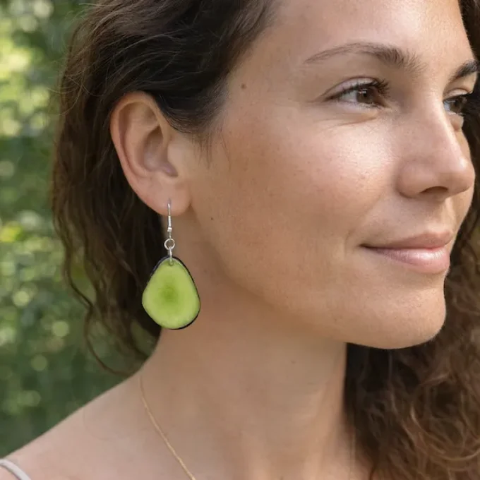 Boucles d'oreilles pétales ivoire végétal vert