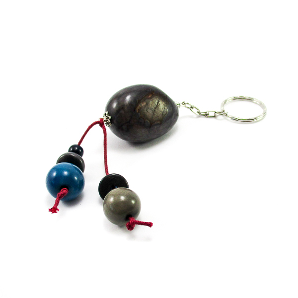 Porte-clé pendentif gris et perles de tagua