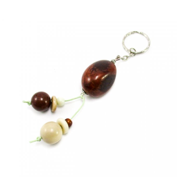 Porte-clé pendentif marron et perles d'ivoire végétal