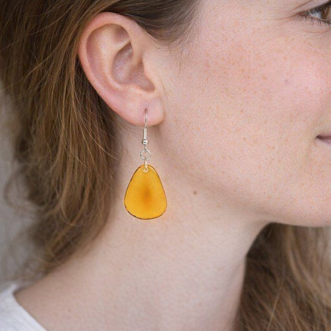 Boucles d'oreilles pétales d'ivoire végétal jaune