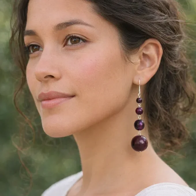 Boucles d'oreilles pyramide de perles violet pourpre 