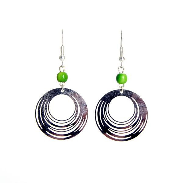 Pendentif rond argenté et perles en ivoire végétal