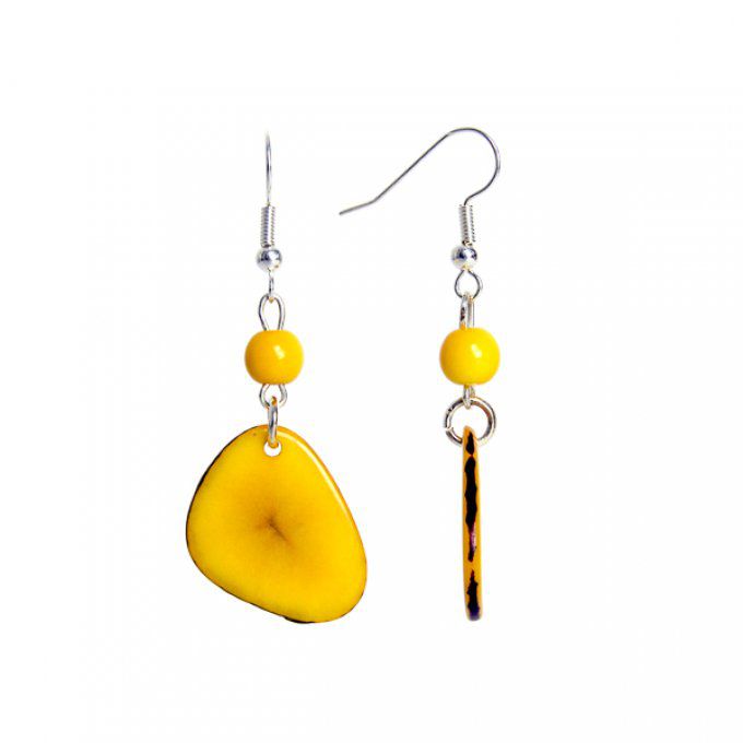 Boucles d'oreilles artisanales en pétales et perles fines de tagua jaune