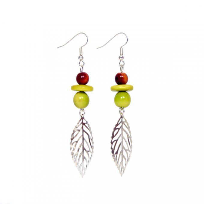 boucles d'oreilles feuille argentée et perles naturelles vert et marron