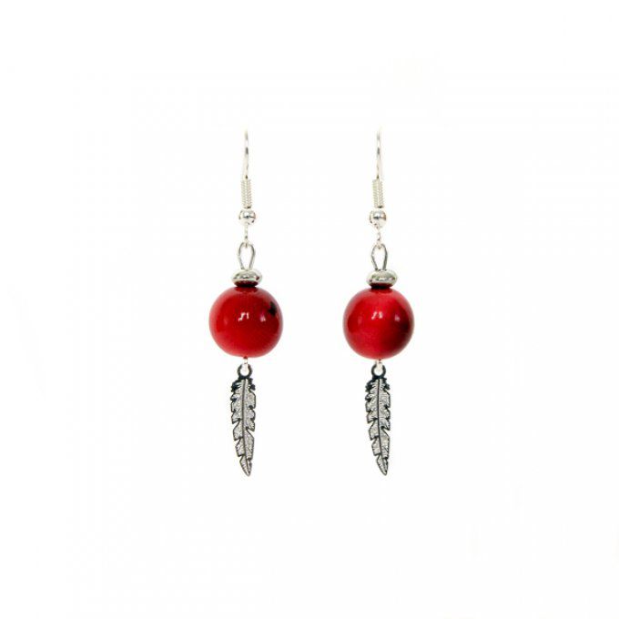 boucles d'oreilles artisanales perles rouges et plume argentée