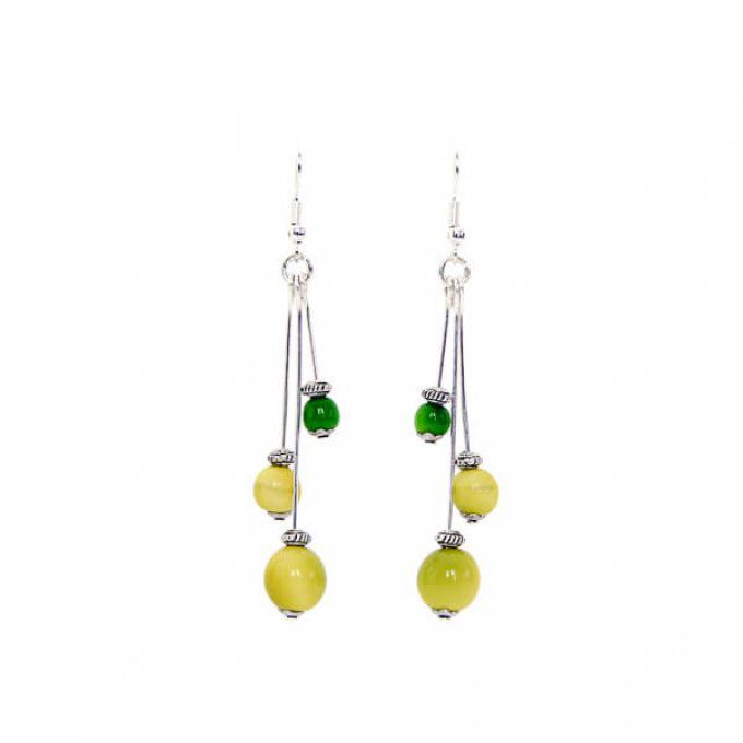 boucles d'oreilles argentées long et perles vert