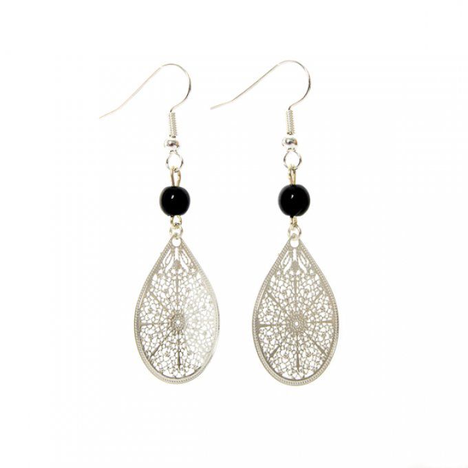 boucles d'oreilles artisanales perles noires et goutte argentée