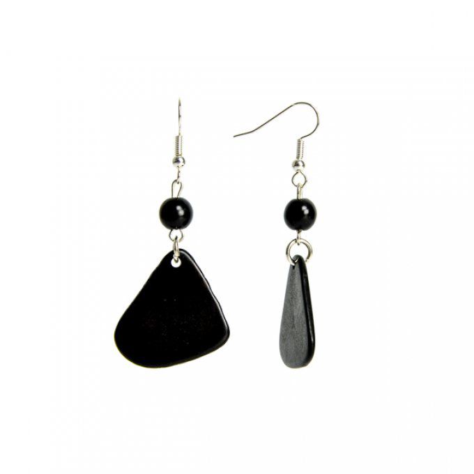 Boucles d'oreilles artisanales en pétales de tagua noir