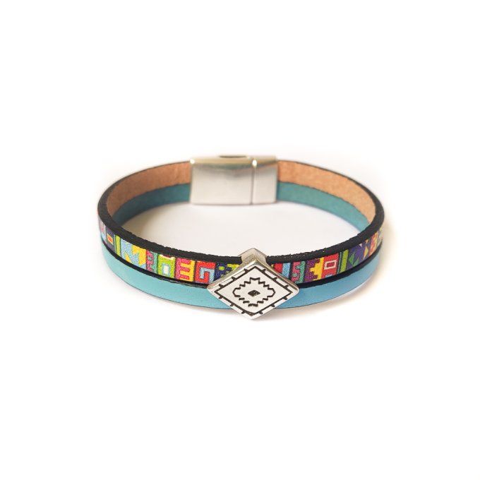 Bracelet en cuir bleu et motif multicolore 