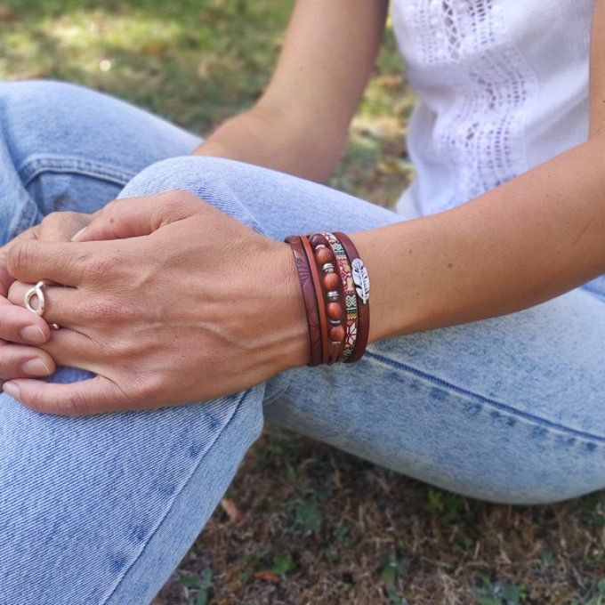 Bracelet cuir et perles marron assorties