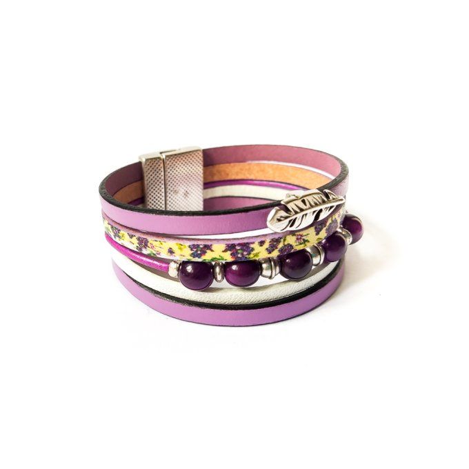 Bracelet cuir et perles violet assorties