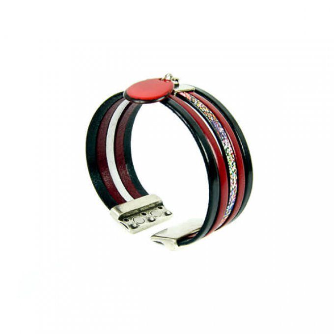 bracelet cuir sur mesure avec fermoir aimant et motif baba cool 