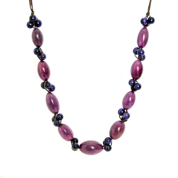 Collier ajustable perles et olives en ivoire végétal violet