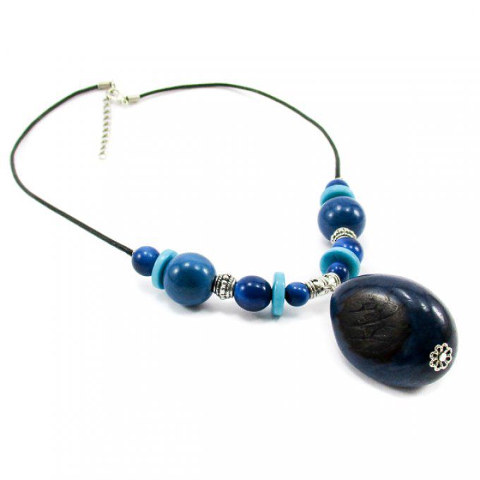 Collier avec pendentif noix en ivoire végétal bleu / turquoise