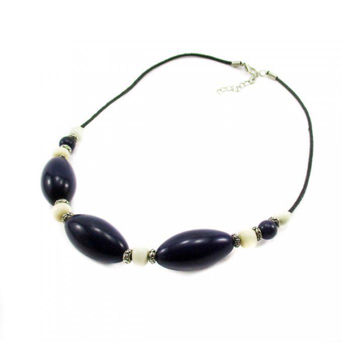 Collier perles et olives en ivoire végétal violet / blanc