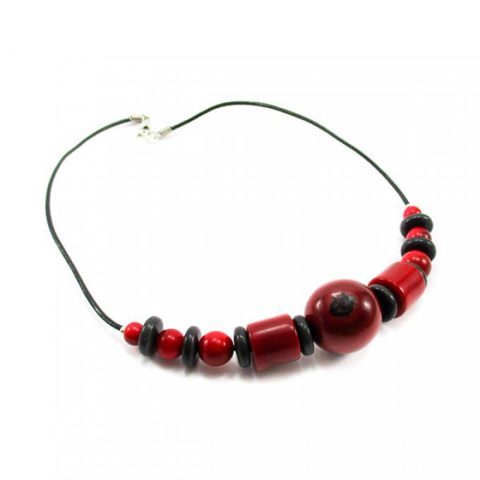 Collier artisanal perles en tagua rouge