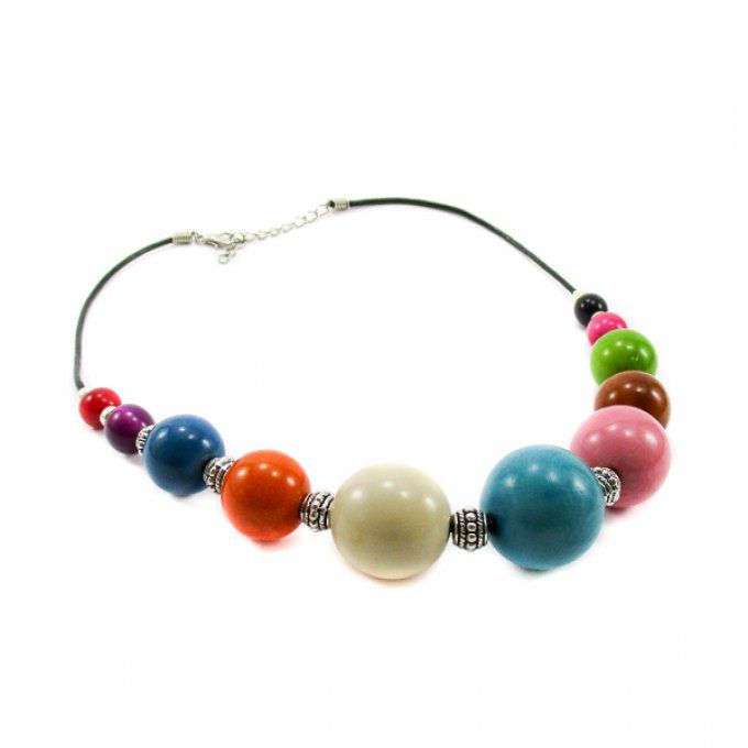 collier artisanal perles ivoire végétal multicolore