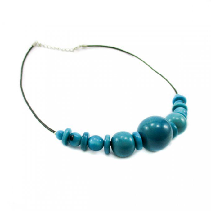 collier artisanal fantaisie perles de tagua bleu