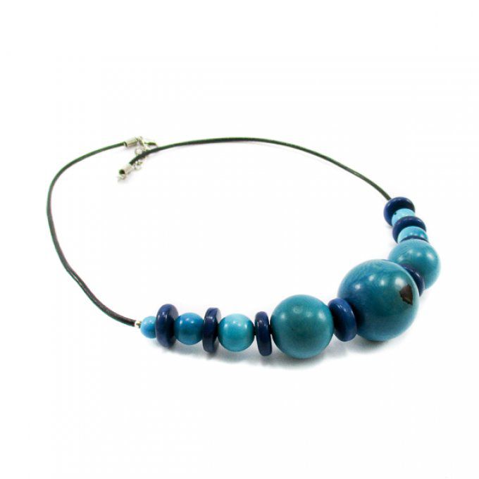 collier artisanal perles fines de tagua bleu