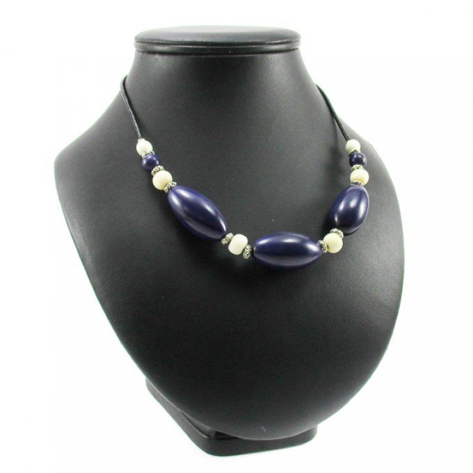 Collier artisanal perles et olives en tagua