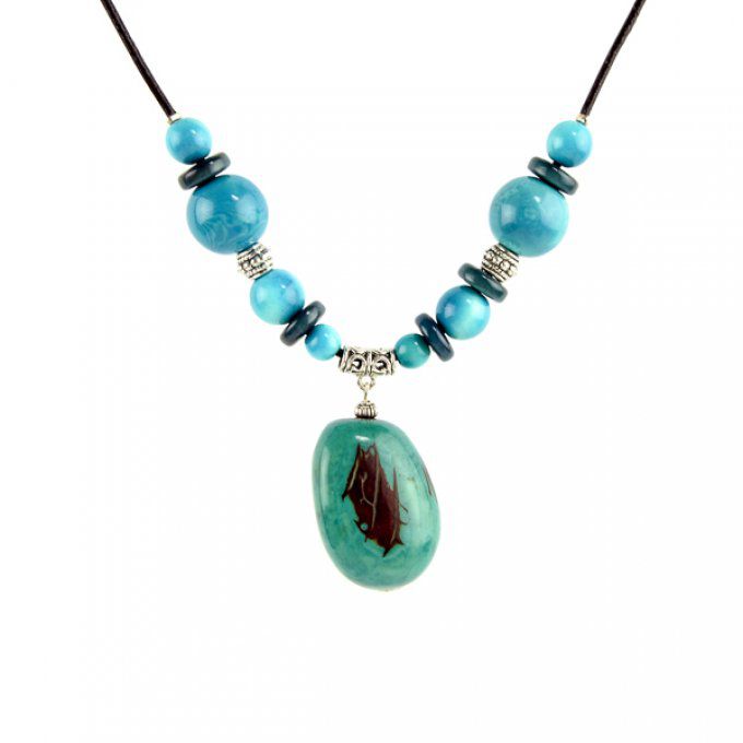 bijou pendentif tagua turquoise et perles naturelles bleues