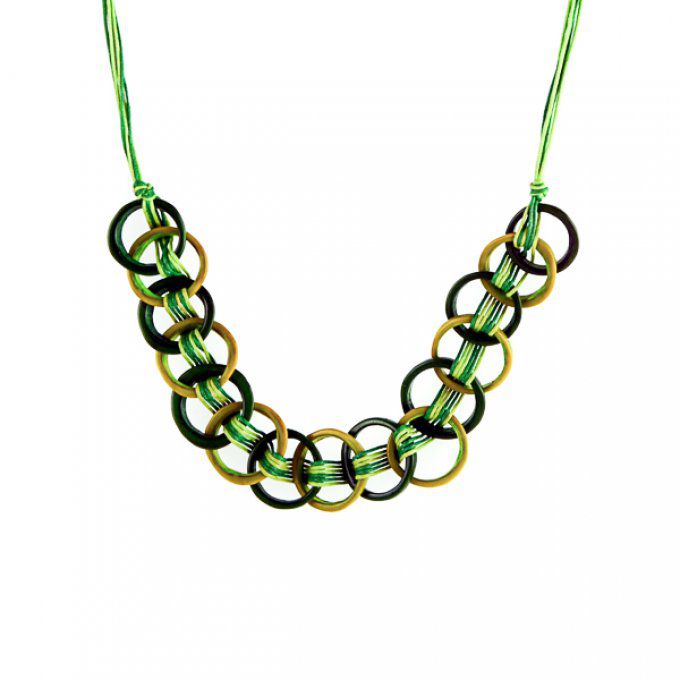 Collier artisanal en tagua vert