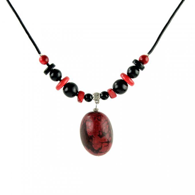 collier fait-mains pendentif tagua et perles rouge noir