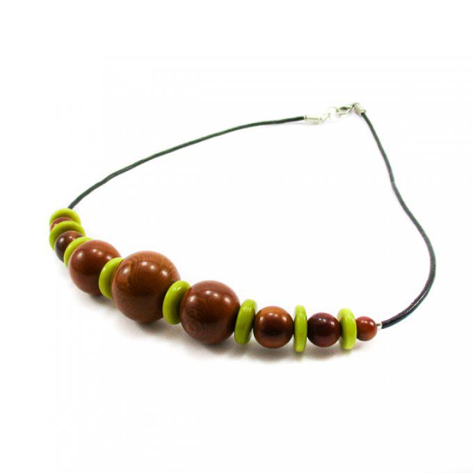 Collier perles en ivoire végétal marron et vert anis