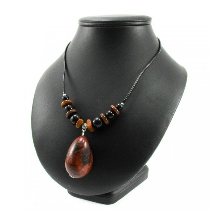 Collier ethnique noix de tagua marron