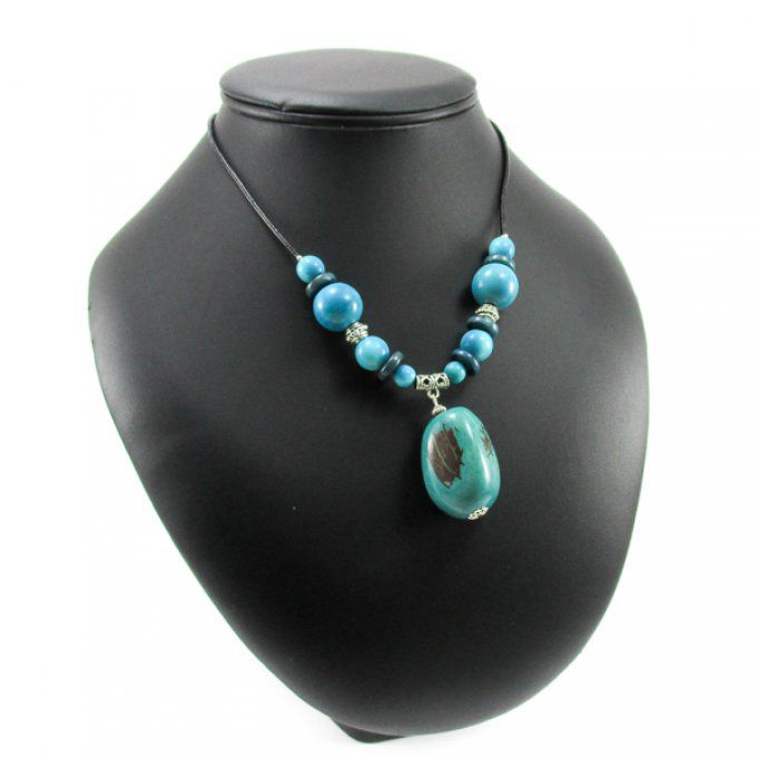 Collier artisanal original en tagua turquoise / bleu