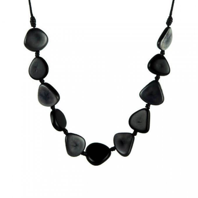 Collier triangle en ivoire végétal gris noir