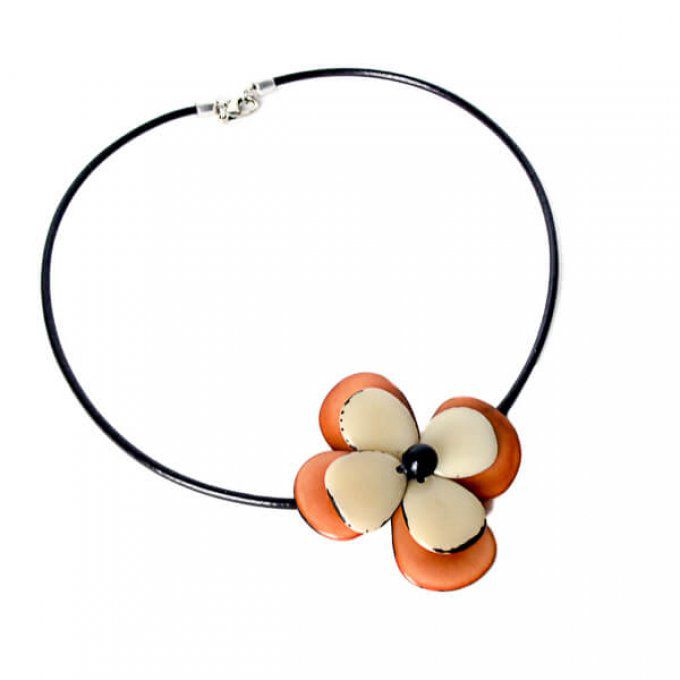 Collier fleur blanc et chocolat en ivoire végétal