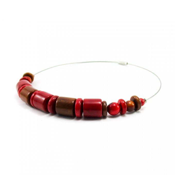 Collier en ivoire végétal rouge marron