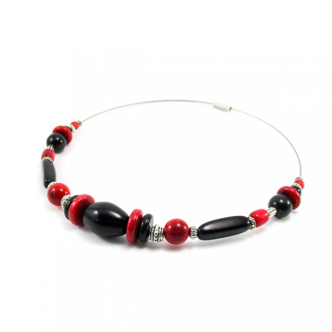 Collier en ivoire végétal rouge noir