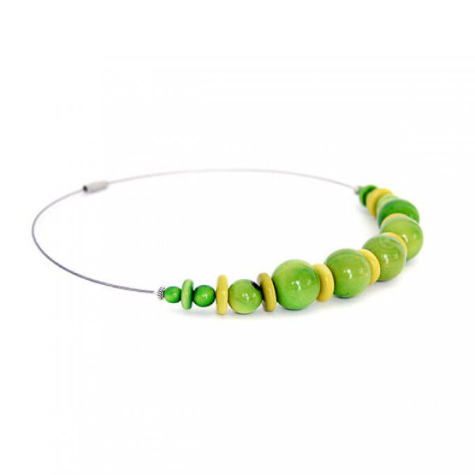 collier ras du cou perles et pastille vert