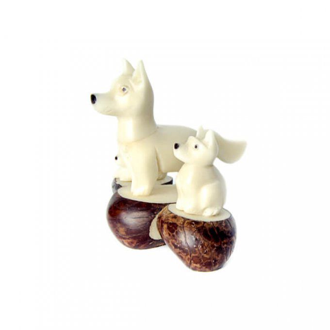 Figurine loups en famille en tagua