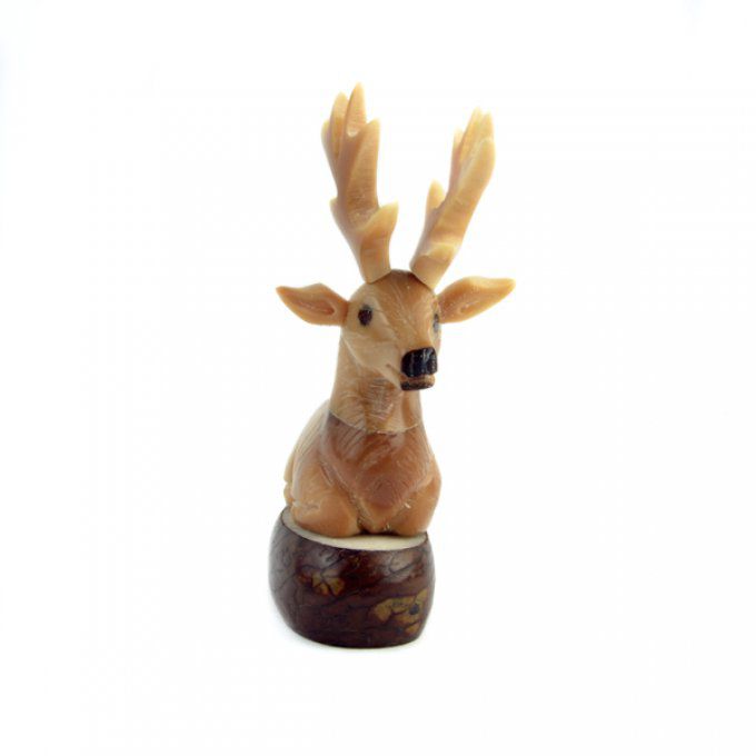 figurine cerf artisanal en ivoire végétal