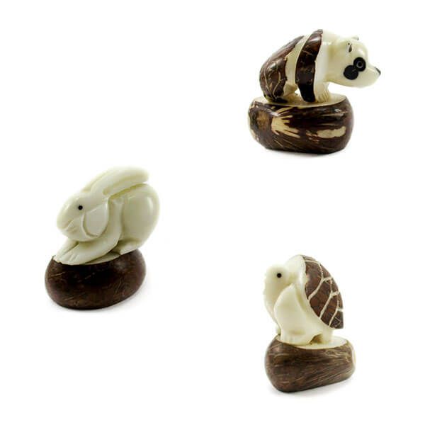 Lot de 3 figurines en ivoire végétal panda lapin et tortue