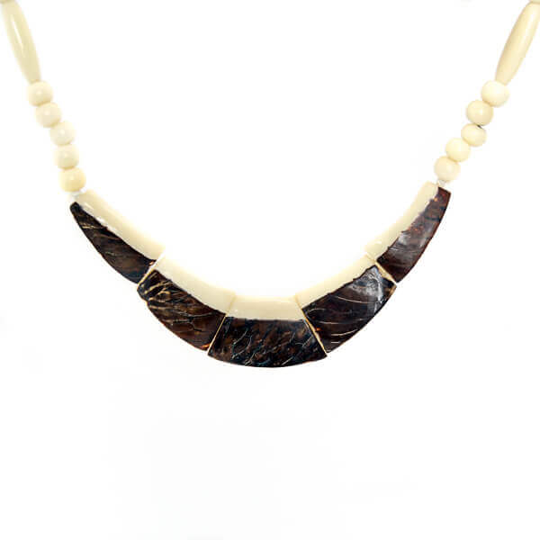 Collier plastron naturel en ivoire végétal