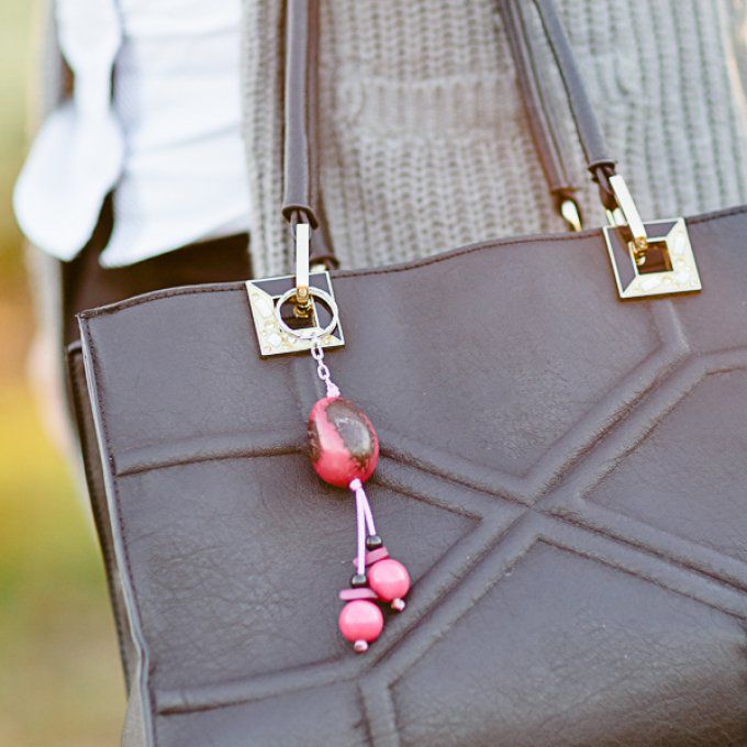 Porte-clé pendentif rose et perles d'ivoire végétal