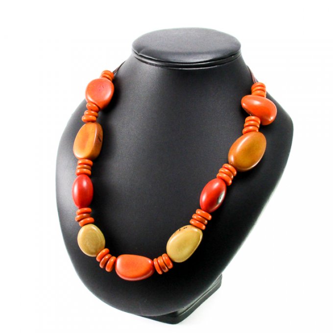 Collier perles en ivoire végétal orange