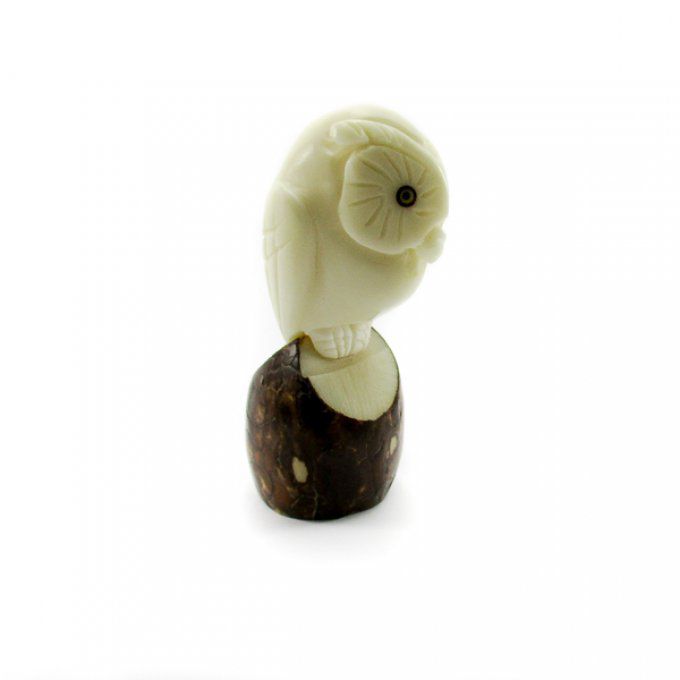 figurine artisanale de décoration en ivoire végétal